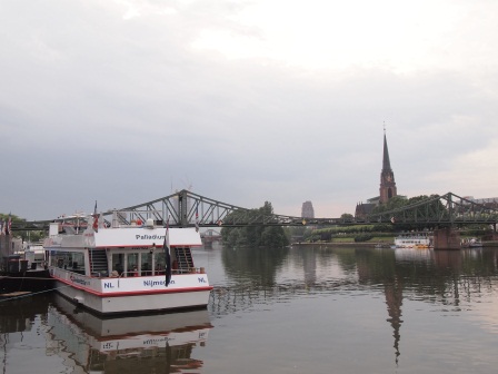 1342622549-3143250667 Frankfurt-美因河畔 原來法蘭克福一點都不大阿(2012旋風歐洲五國之十)
