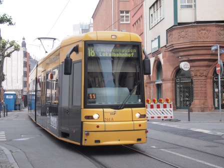 1342622550-3655582773 Frankfurt-美因河畔 原來法蘭克福一點都不大阿(2012旋風歐洲五國之十)