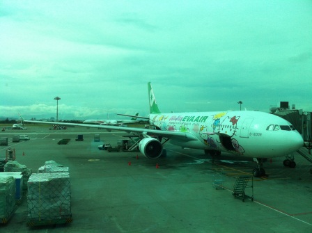 1342969520-4166998758 2012 夏娃航空 台北東京Hello Kitty彩繪機飛行體驗