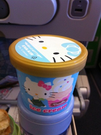1348327081-330929093 2012台北東京 又見Hello Kitty一整個死纏爛打的緣分