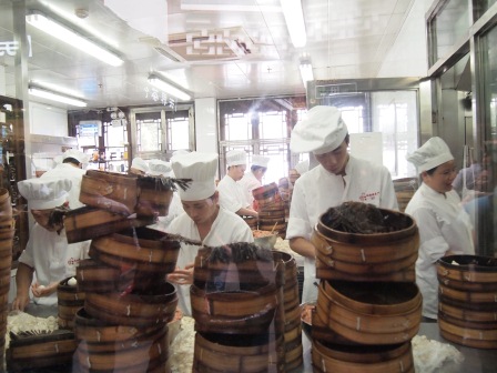 1348842219-2430302568 Shanghai-豫園風景拋腦後 小籠包優先之南翔饅頭店