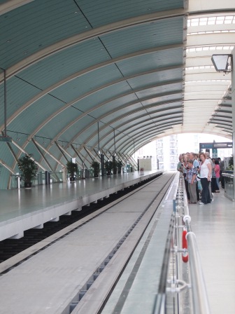 1350626996-47113176 Shanghai-上海磁浮列車  全球首發