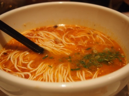 1350989585-567342940 HK-翡翠 拉麵小籠包