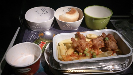 1352472221-2242549536 2012台北香港新加坡第四回之會吵的乘客有糖吃