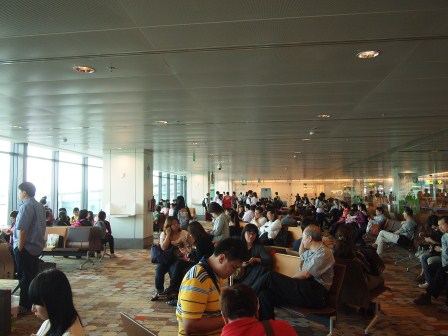 1353576087-1188403807 2012台北新加坡飛行紀錄之樟宜機場跑百米