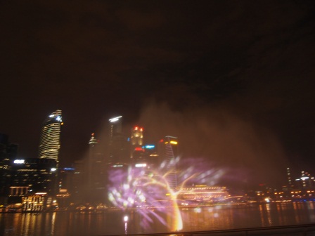 1353585794-2212029935 Singapore-Marina Bay Sands金沙雷射燈光音樂水舞秀 一整個驚喜滿滿的Wonder Full