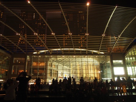 1353585799-1418099206 Singapore-Marina Bay Sands金沙雷射燈光音樂水舞秀 一整個驚喜滿滿的Wonder Full