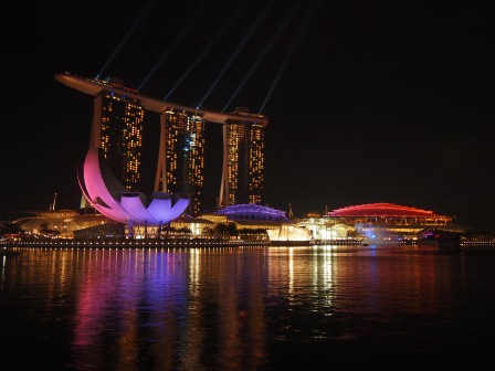 1353585800-1790873845 Singapore-Marina Bay Sands金沙雷射燈光音樂水舞秀 一整個驚喜滿滿的Wonder Full