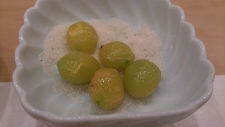 1354030745-1803366824 Ginza-銀座茶屋 柳庵  Miss Japan幫你倒酒