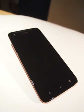 1356237619-500020804 hTC蝴蝶機 翩翩起舞之掰掰蘋果
