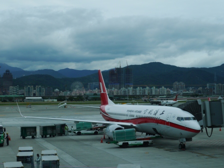 1357379958-498262846 2012最後一次飛行 上海航空初嘗試