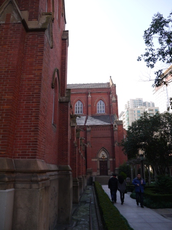 1358611027-3687721513 Shanghai-徐家匯天主堂 鬧中取靜的靜謐聖地