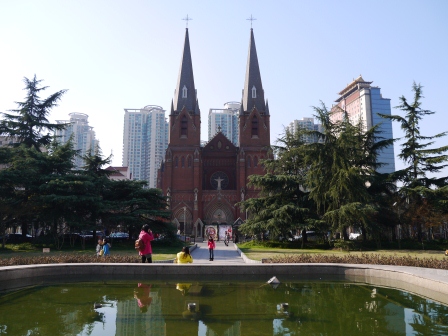 1358611030-1217825831 Shanghai-徐家匯天主堂 鬧中取靜的靜謐聖地