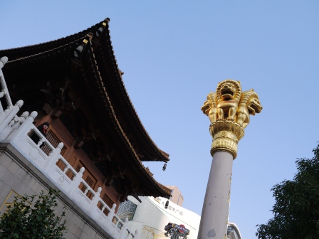1358695652-1221309442 Shanghai-靜安寺 精華區中的寺廟