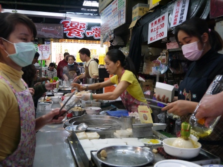 1358779316-3918402776 台中-王 蘿蔔糕&糯米腸 傳統市場的簡單料理