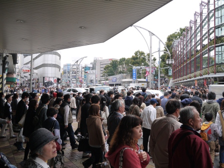 1364566745-1900907567 Ueno-沉醉在上野公園 滿開的櫻花繽紛 無法計畫的祭典(2013お花見之三)