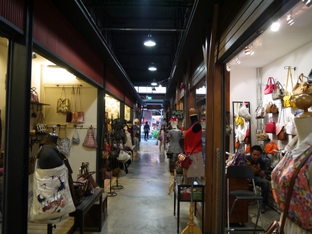 1366812952-2907021551 Bangkok-Asiatique曼谷必逛 河邊夜市