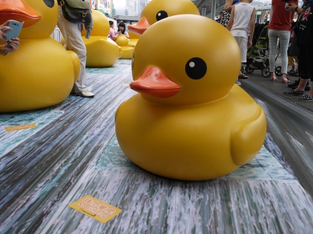 1368855091-3359056331 HK-Rubber Duck還我黃色小鴨來!!!!!