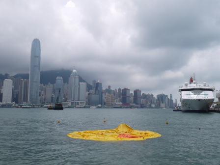 1368855099-261894749 HK-Rubber Duck還我黃色小鴨來!!!!!