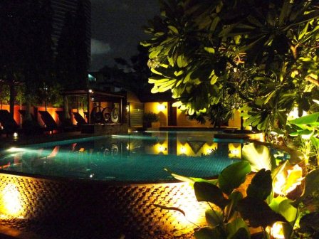 1371131661-2825031992 Bangkok-Ruen Urai曼谷最好的餐廳之一