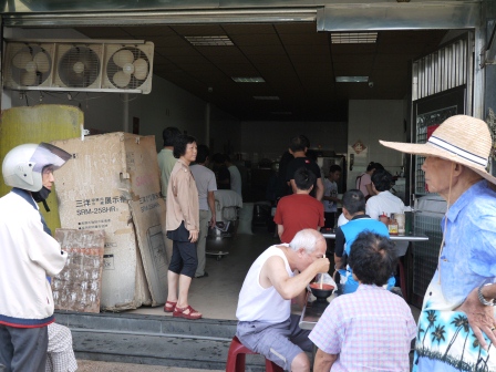 1371865106-2653788560 新竹-延平路隱藏版 無名早餐店(據說叫做安順)