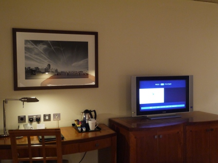 1372628667-2542122044 London-Hilton London Heathrow Airport簡單不過的希爾頓(2013英法德三國四城快速通過之4)