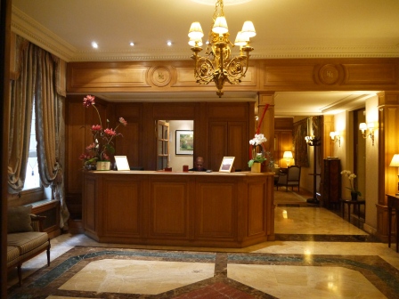 1373473205-891139743 Paris-Hotel Mayfair停留在百年巴黎小酒店(2013英法德三國四城快速通過之13)