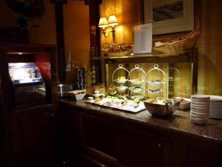 1373473221-3366190904 Paris-Hotel Mayfair停留在百年巴黎小酒店(2013英法德三國四城快速通過之13)