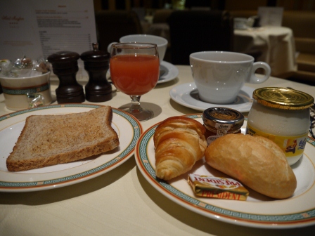 1373473223-2888860802 Paris-Hotel Mayfair停留在百年巴黎小酒店(2013英法德三國四城快速通過之13)