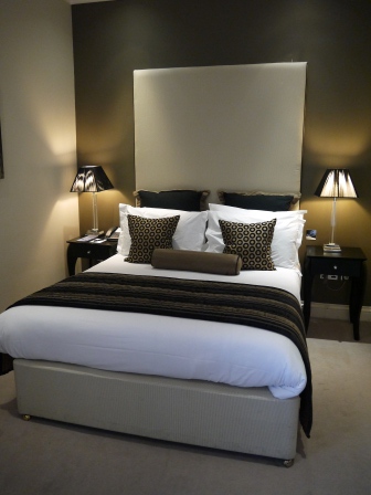 1373559607-2435832360 Edinburgh-Fraser Suites位於老城中心的優雅的小酒店(2013英法德三國四城快速通過之18)　
