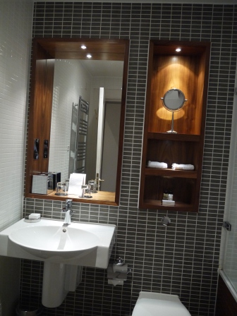 1373559630-178457017 Edinburgh-Fraser Suites位於老城中心的優雅的小酒店(2013英法德三國四城快速通過之18)　