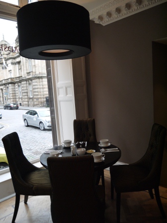 1373559664-3788002541 Edinburgh-Fraser Suites位於老城中心的優雅的小酒店(2013英法德三國四城快速通過之18)　