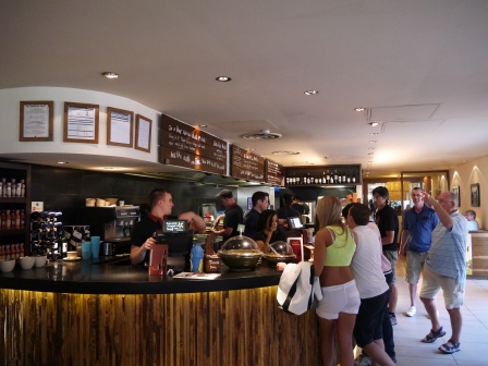 1373636381-975607485 Windsor-Nando's烤雞連鎖店(2013英法德三國四城快速通過之6)