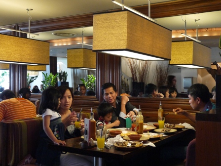1373636383-793617547 Windsor-Nando's烤雞連鎖店(2013英法德三國四城快速通過之6)