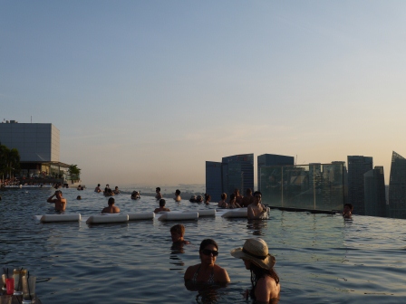 1373689790-1403340562 Singapore-Marina Bay Sands Infinity Pool金沙酒店57樓無邊際游泳池