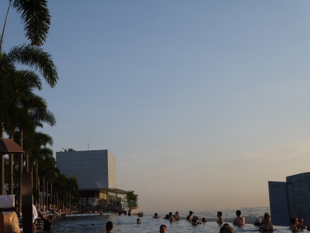 1373689792-3219829303 Singapore-Marina Bay Sands Infinity Pool金沙酒店57樓無邊際游泳池
