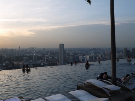 1373689795-2374312068 Singapore-Marina Bay Sands Infinity Pool金沙酒店57樓無邊際游泳池
