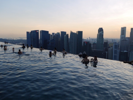 1373689798-2728807904 Singapore-Marina Bay Sands Infinity Pool金沙酒店57樓無邊際游泳池