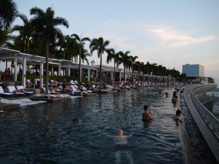 1373689806-2424256238 Singapore-Marina Bay Sands Infinity Pool金沙酒店57樓無邊際游泳池