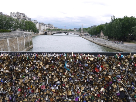 1373903842-680599809 Paris-塞納河邊享受Le Flore en l'Ile 冰淇淋&愛情鎖橋(2013英法德三國四城快速通過之16)