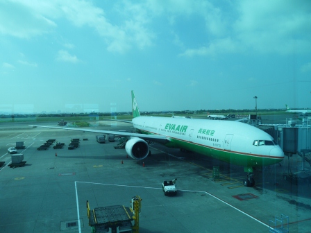 1374502327-474442995 長榮航空桃園第二航站Infinity貴賓室(2013英法德三國四城快速通過之1)