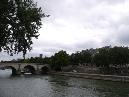 1375189949-1943882309 Paris-聖母院 有鐘樓怪人?(2013英法德三國四城快速通過之15)