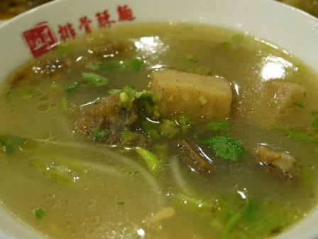1377176257-3830929492 竹北-竹東邱記排骨酥麵 排骨酥湯夠味