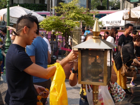 1377181212-945901370 Bangkok-四面佛Erawan Shrine曼谷必拜