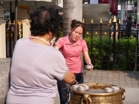 1377181213-1345174545 Bangkok-四面佛Erawan Shrine曼谷必拜