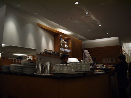 1379225619-2813592115 松山-K's Cafe伴著書香來杯咖啡吧(微風廣場5F)