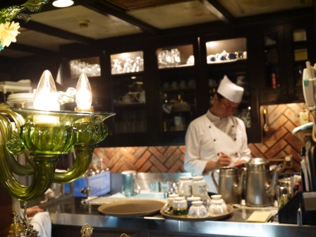 1379594750-526214007 Kobe-北野坂にしむら珈琲店(Nishimura西村) 優雅咖啡廳 歇腿一下繼續衝