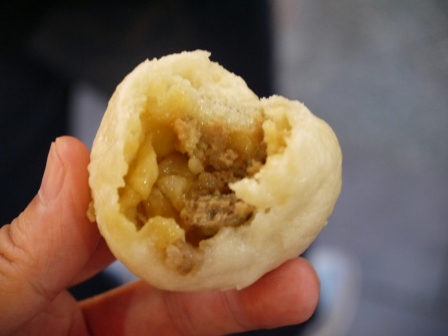 1380382935-2956869362 Kobe-老祥記 豚饅頭 是豬肉包子吧!!