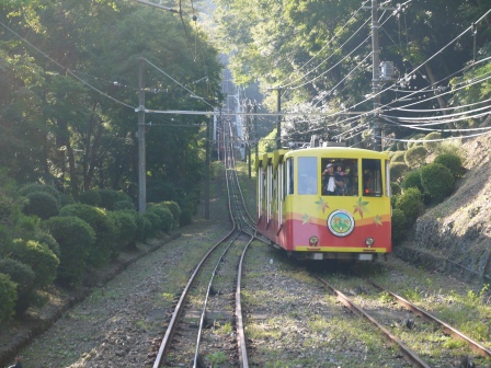 1380882035-1623622137 Takaosan-高尾山Cable 怎麼這麼陡...