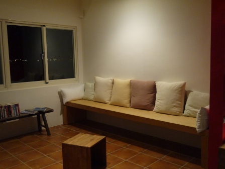 1381304820-2261846528 頭城-合盛66 田中央白色小屋內的輕鬆 這民宿一定要推薦